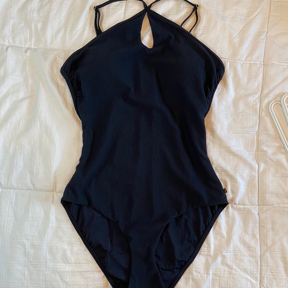 🌟NWOT - new XL Black Cross Front One-piece Swimsuit -La Vie en Rose - Picture 1 of 6